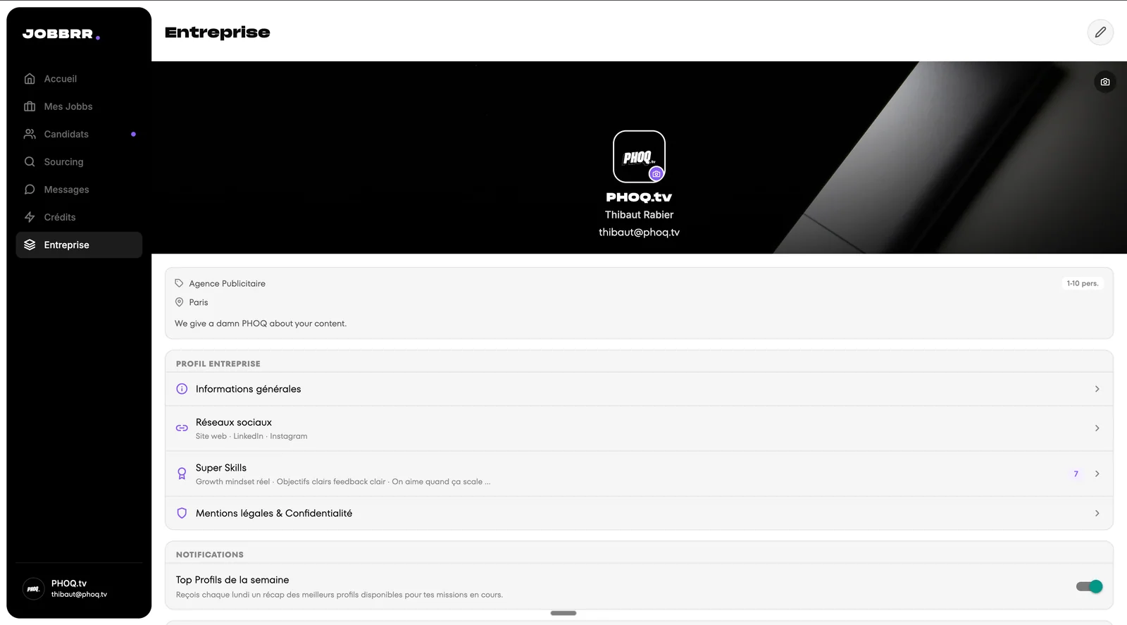 Profil entreprise Recrutrr avec les informations générales, les réseaux sociaux et les Super Skills